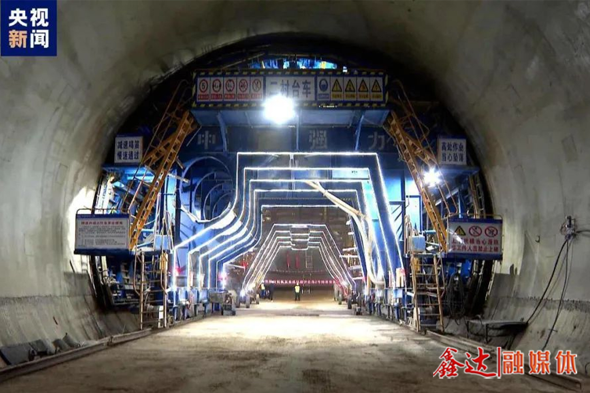 搭乘幸?？燔?chē)！鑫達(dá)工字鋼助建西成高鐵（甘肅段）！